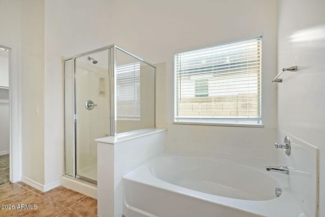 906 W DESERT HOLLOW Drive, San Tan Valley, AZ 85143