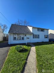 216 Bloomfield Avenue, Iselin, NJ 08830