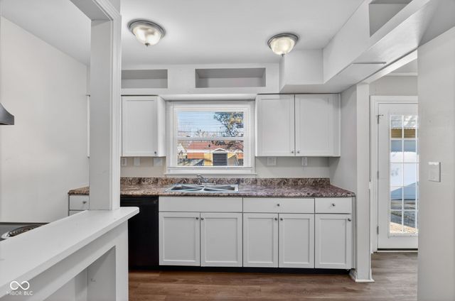 8212 Laughlin Drive, Indianapolis, IN 46219