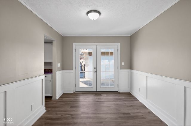 8212 Laughlin Drive, Indianapolis, IN 46219