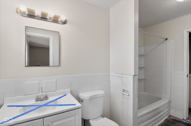 8212 Laughlin Drive, Indianapolis, IN 46219