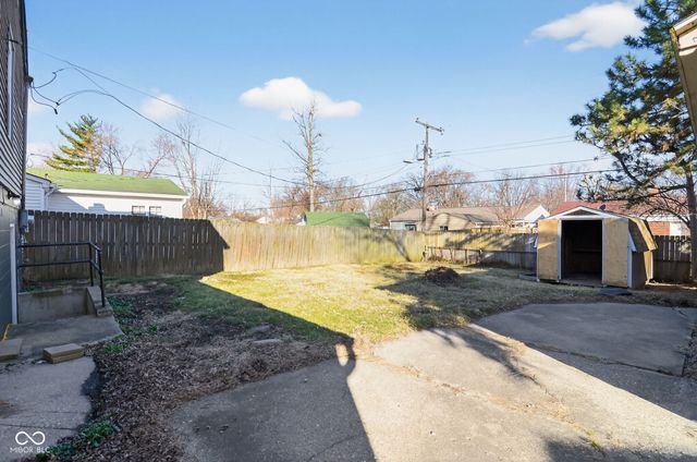 8212 Laughlin Drive, Indianapolis, IN 46219