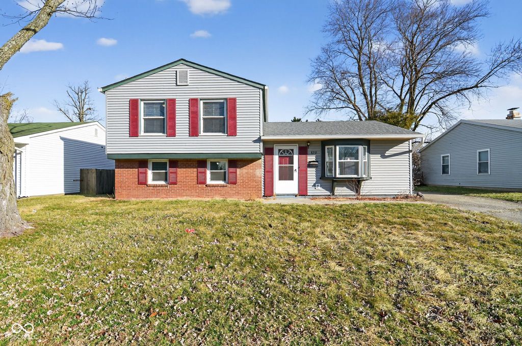 8212 Laughlin Drive, Indianapolis, IN 46219