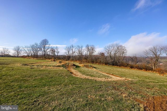 262 W TEXTER MISSION RD, Robesonia, PA 19551