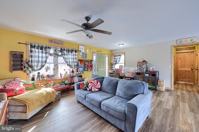 262 W TEXTER MISSION RD, Robesonia, PA 19551