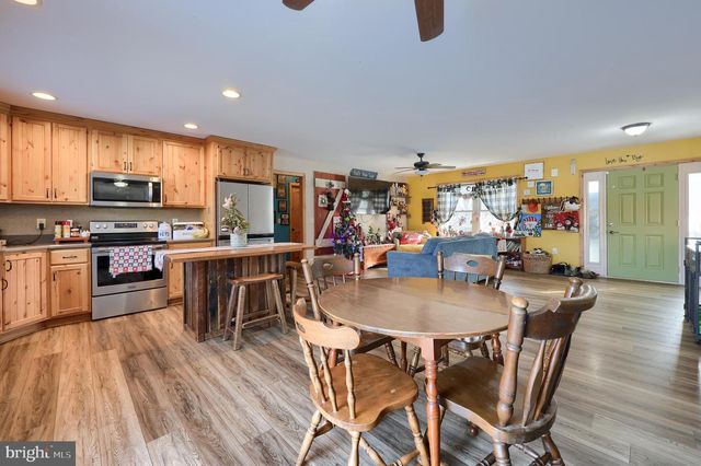 262 W TEXTER MISSION RD, Robesonia, PA 19551