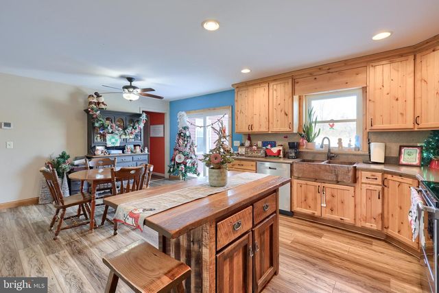 262 W TEXTER MISSION RD, Robesonia, PA 19551