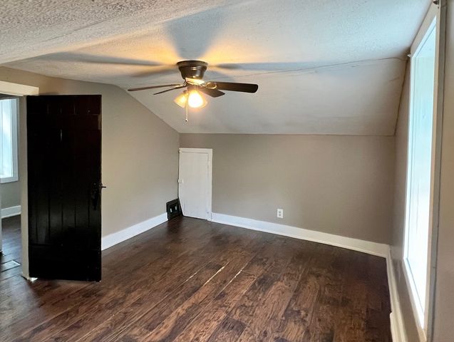 703 S 7th Avenue, St. Charles, IL 60174