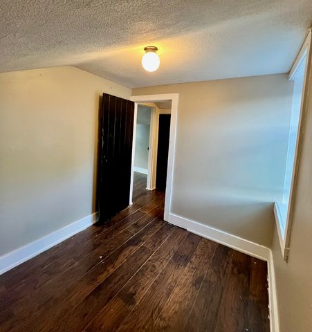 703 S 7th Avenue, St. Charles, IL 60174