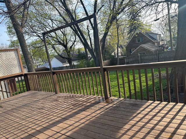 703 S 7th Avenue, St. Charles, IL 60174