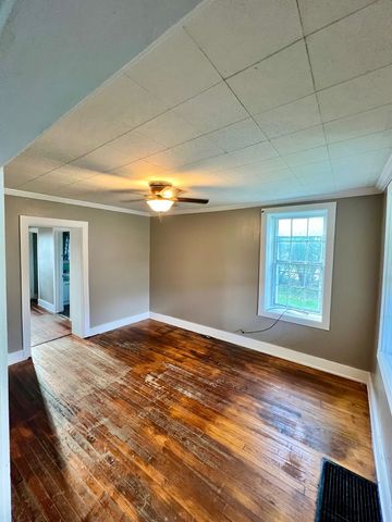 703 S 7th Avenue, St. Charles, IL 60174