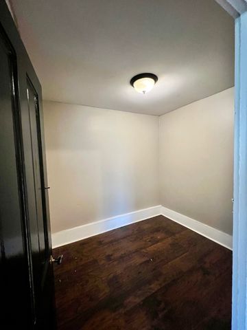 703 S 7th Avenue, St. Charles, IL 60174