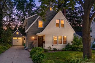 828 Lakeway Avenue, Kalamazoo, MI 49001