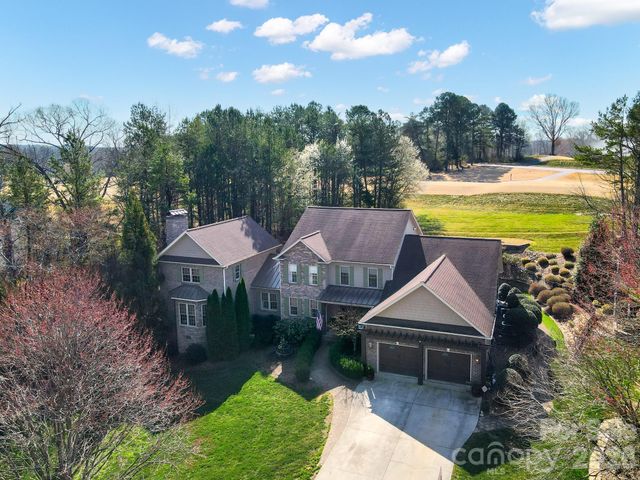 4852 Brookridge Drive NE, Hickory, NC 28601