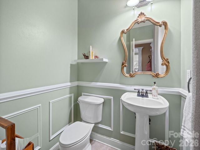 4852 Brookridge Drive NE, Hickory, NC 28601