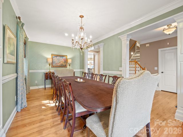 4852 Brookridge Drive NE, Hickory, NC 28601