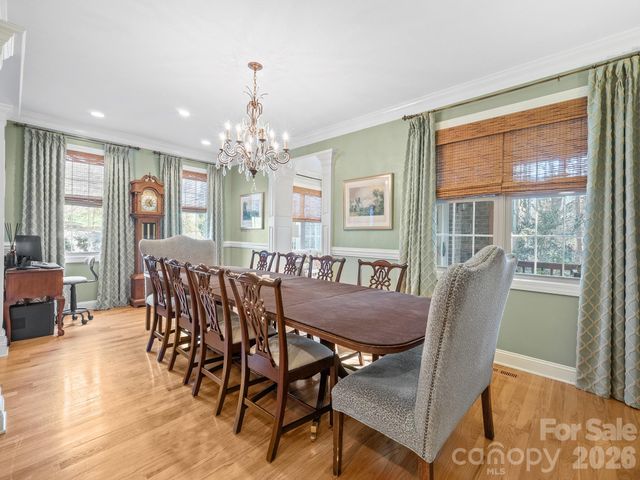 4852 Brookridge Drive NE, Hickory, NC 28601