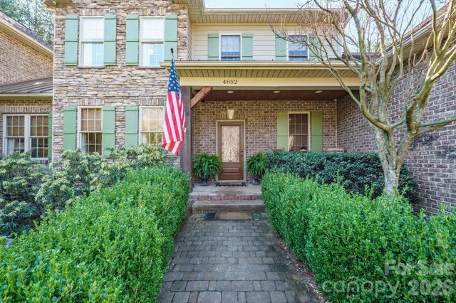 4852 Brookridge Drive NE, Hickory, NC 28601