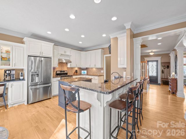 4852 Brookridge Drive NE, Hickory, NC 28601