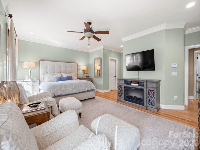 4852 Brookridge Drive NE, Hickory, NC 28601