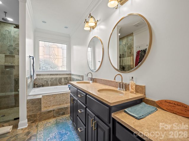 4852 Brookridge Drive NE, Hickory, NC 28601