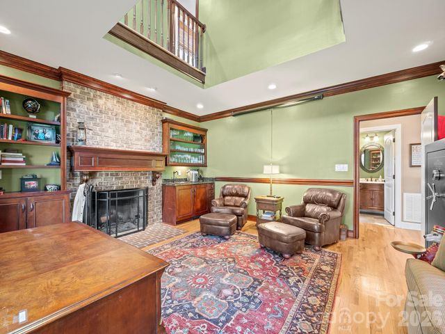 4852 Brookridge Drive NE, Hickory, NC 28601