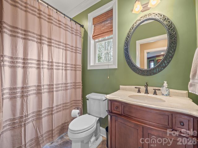 4852 Brookridge Drive NE, Hickory, NC 28601