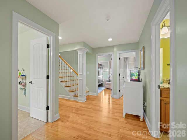 4852 Brookridge Drive NE, Hickory, NC 28601