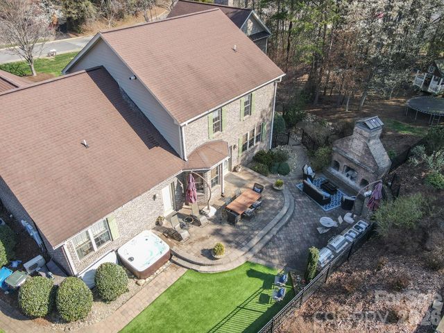 4852 Brookridge Drive NE, Hickory, NC 28601