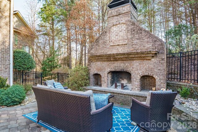 4852 Brookridge Drive NE, Hickory, NC 28601