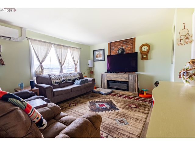 63150 BOOTH Ln, La Grande, OR 97850