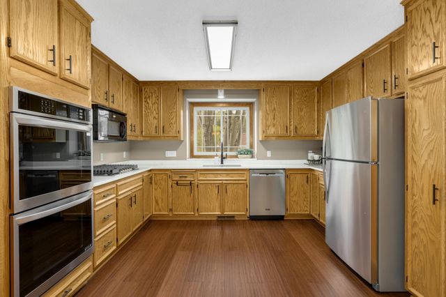 7330 Bancroft Way, Inver Grove Heights, MN 55077