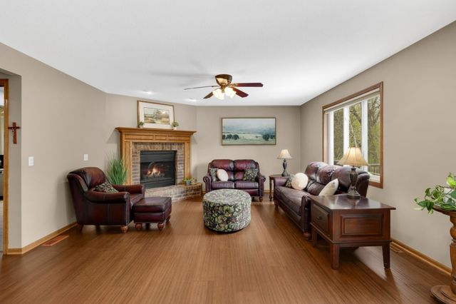 7330 Bancroft Way, Inver Grove Heights, MN 55077