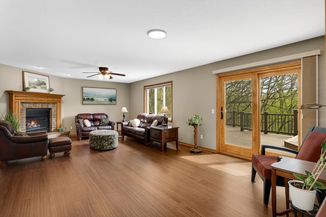 7330 Bancroft Way, Inver Grove Heights, MN 55077