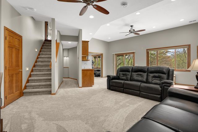 7330 Bancroft Way, Inver Grove Heights, MN 55077