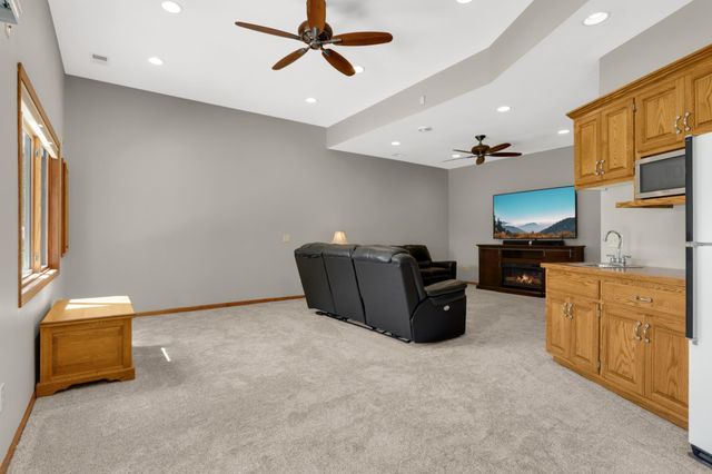 7330 Bancroft Way, Inver Grove Heights, MN 55077