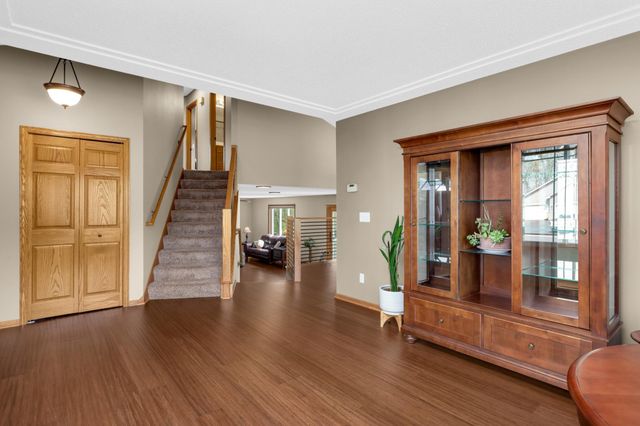 7330 Bancroft Way, Inver Grove Heights, MN 55077