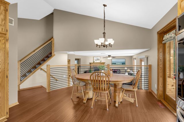 7330 Bancroft Way, Inver Grove Heights, MN 55077