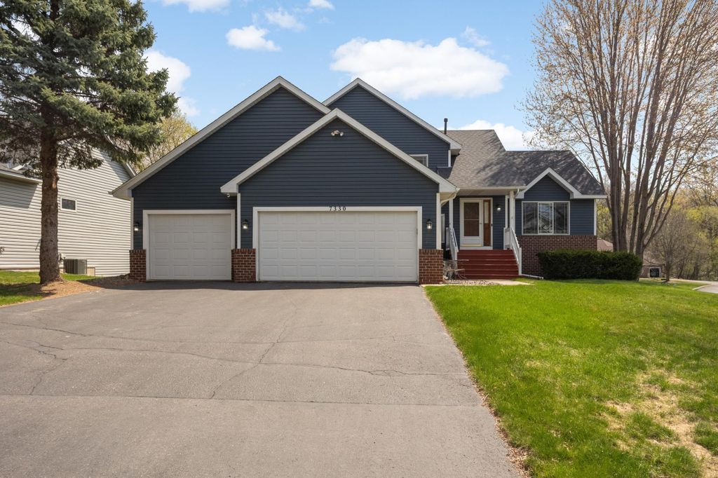 7330 Bancroft Way, Inver Grove Heights, MN 55077