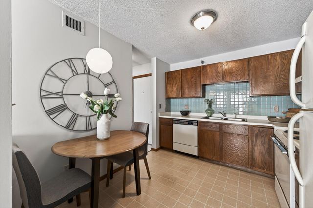 121 Washington Avenue S 1613, Minneapolis, MN 55401