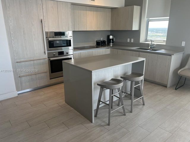 4010 S OCEAN DR R2402, Hollywood, FL 33019