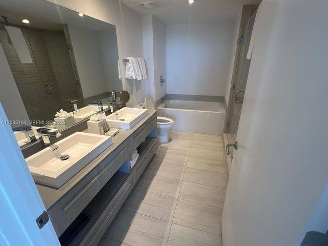 4010 S OCEAN DR R2402, Hollywood, FL 33019