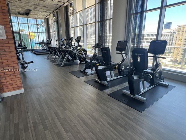 4010 S OCEAN DR R2402, Hollywood, FL 33019