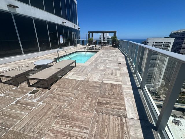 4010 S OCEAN DR R2402, Hollywood, FL 33019