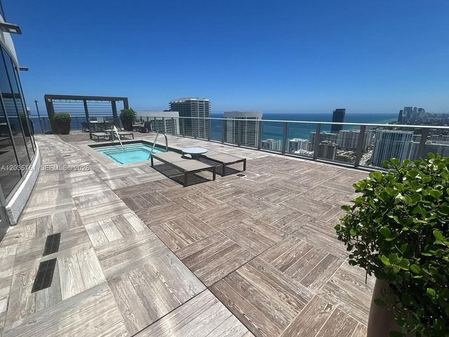 4010 S OCEAN DR R2402, Hollywood, FL 33019