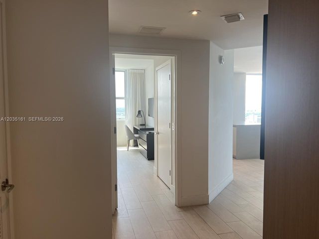 4010 S OCEAN DR R2402, Hollywood, FL 33019