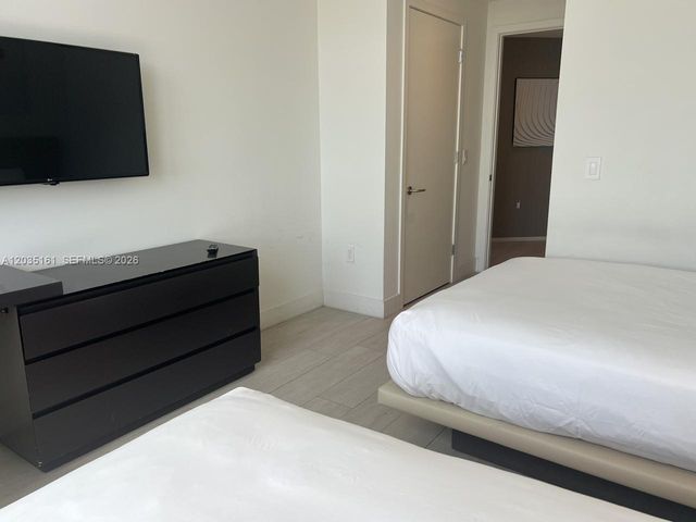 4010 S OCEAN DR R2402, Hollywood, FL 33019