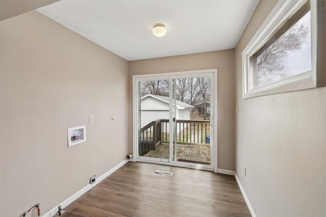 709 Pleasant View Drive, Des Moines, IA 50315