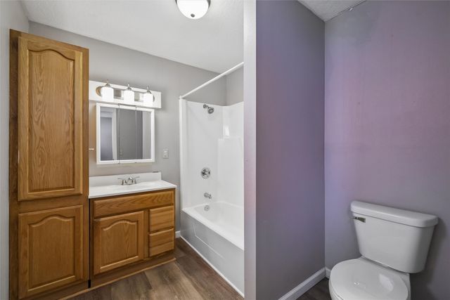 709 Pleasant View Drive, Des Moines, IA 50315