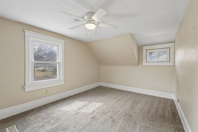 709 Pleasant View Drive, Des Moines, IA 50315